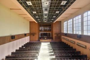 havanna, Cuba - jan 15, 2017 - tempel beth shalom, gebouwd in 1952, is een synagoge gelegen in de vedado buurt van downtown havanna, Cuba. foto