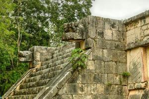 Venus platform in de Super goed plein in chichen itza, een groot pre-columbiaans stad gebouwd door de Maya mensen in yucatan. een van de nieuw 7 vraagt zich af van de wereld. foto