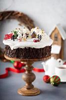 Kerstmis taart versierd met sneeuwmannen foto