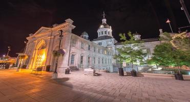 Kingston stad hal, Ontario Bij nacht foto