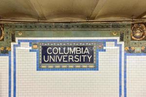 nieuw york stad - augustus 19, 2017 - 116e straat metro station, Columbia Universiteit in de nieuw york stad metro systeem Aan de 1 trein lijn. foto