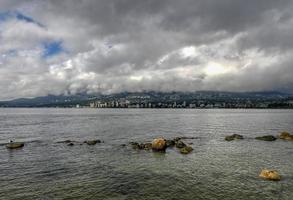 panoramisch visie van noorden Vancouver van Stanley park in Vancouver, Canada. foto