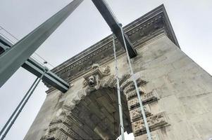 szechenyi keten brug - Boedapest, Hongarije foto