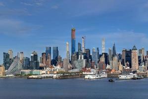 nieuw york stad - april 21, 2019 - panoramisch visie van de nieuw york stad horizon van Hamilton park, weehawken, nieuw Jersey. foto