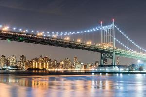 robert f. Kennedy brug Bij nacht, in astoria, koninginnen, nieuw york foto