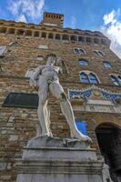 standbeeld van david door palazzo vecchio in de piazza della signoria in Florence, Italië. foto