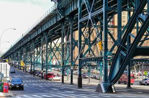 onderkant van verhoogd trein sporen in de bovenste west kant van Manhattan in nieuw york stad. foto