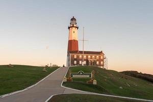 de Montauk punt vuurtoren gelegen aangrenzend naar Montauk punt staat park, Bij de meest oostelijke punt van lang eiland, in de gehucht van Montauk in de stad- van oosten- Hampton in suffolk district, nieuw york. foto