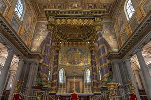 Rome, Italië - maart 25, 2018 - basiliek di de kerstman Maria maggiore in Rome, Italië. de kerstman Maria maggiore, is een pauselijke majoor basiliek en de grootste Katholiek marian kerk in Rome, Italië. foto