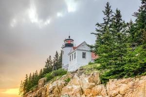 bas haven hoofd licht in acadia nationaal park, Maine Bij zonsondergang. foto