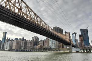 roosevelt eiland en queensboro brug, Manhattan, nieuw york foto