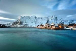 winter tijd in reine, lofoten eilanden, Noorwegen. foto