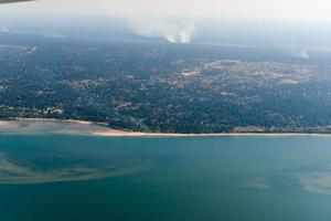 antenne visie van de kust van inhambane provincie in mozambique. foto