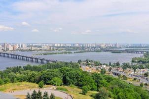 toneel- panoramisch visie van kiev, Oekraïne Aan een zonnig dag. foto