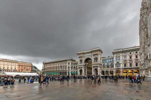 Milaan, Italië - maart 17, 2018 - vittorio emanuele ii galerij in Milaan, Italië. het is italië oudste actief boodschappen doen winkelcentrum en een majoor mijlpaal van Milaan, Italië. foto