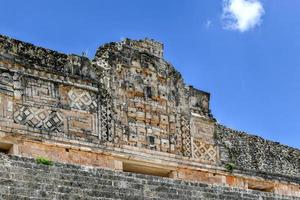 vierhoek van de nonnen in de yucatan in uxmal, Mexico. foto