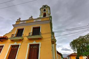 klok toren van de klooster van san francisco de asis in Trinidad, Cuba. foto