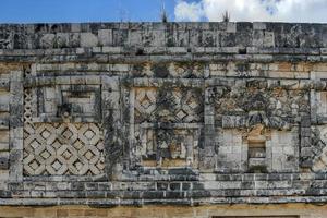 vierhoek van de nonnen in de yucatan in uxmal, Mexico. foto