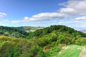 tropisch panoramisch landschap aan de overkant cienfuegos, Cuba. foto