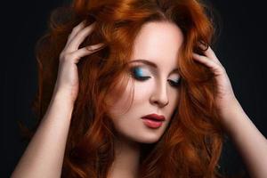 portret van vrouw met mooi rood haar- foto
