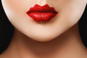 nieuw lip vulmiddel neiging - duivel lippen vorm foto