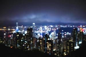 visie van de nacht modern stad - uit van focus. bokeh lichten. foto