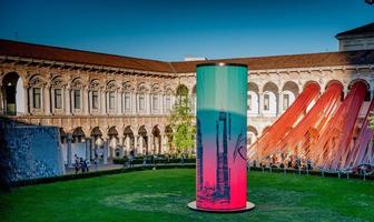 Milaan Italië 2022 staat Universiteit van Milaan Aan de gelegenheid van de fuori salon foto