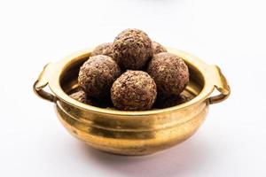 alsi pinni laddu of vlas zaad laddo of gezond jawa's ladoo zijn heerlijk Indisch zoet energie ballen foto