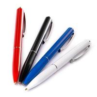 balpen pennen van verschillend kleuren foto