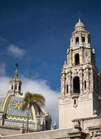 de toren en koepel Bij balboa park, san Diego foto