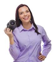 aantrekkelijk gemengd ras jong vrouw met dslr camera Aan wit foto