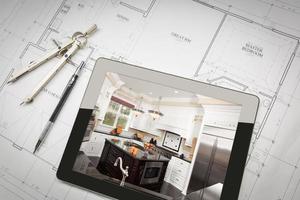 computer tablet tonen keuken illustratie Aan huis plannen, potlood, kompas foto