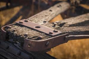 abstract van wijnoogst antiek hout wagon onderdelen. foto