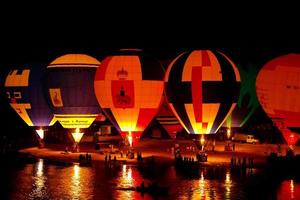 kungur, Rusland juli 3, 2010 heet lucht ballon vlucht Bij de jaar- kungur heet lucht ballon feest foto