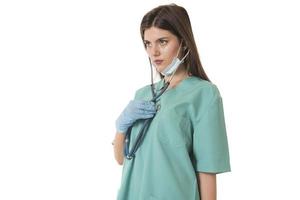 vrouw dokter of verpleegster Holding stethoscoop. medisch persoon voor Gezondheid verzekering foto
