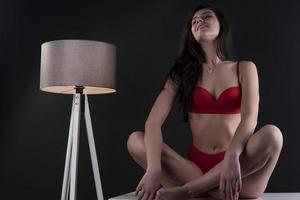 sexy vrouw met perfect huid vervelend elegant lingerie foto