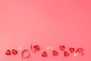 roze Valentijnsdag dag achtergrond met harten. vrij ruimte voor tekst, kopiëren ruimte. ansichtkaart, groet kaart ontwerp. liefde, viering concept. foto