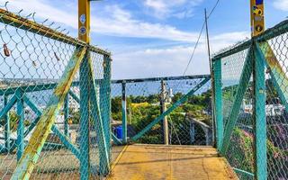 voetganger brug viaduct passerelle loopbrug skyway in puerto escondido Mexico. foto