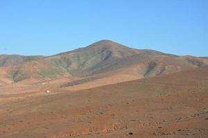 visie van de berg landschap. Fuerteventura. kanarie eilanden. Spanje foto