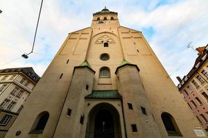 st peter's kerk is een Romeins Katholiek parochie kerk in de binnenste stad van München, zuidelijk duitsland. foto