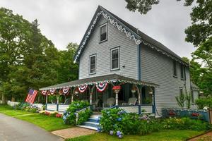 van martha wijngaard, ma - juli 5, 2020 - timmerman gotisch huisjes met Victoriaans stijl, peperkoek trimmen in eik blufs Aan van martha wijngaard, massachusetts, Verenigde Staten van Amerika. foto