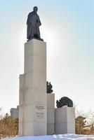 de shevchenko monument is een bronzen en graniet monument van taras shevchenko door de oekraïens Katholiek altaar in Ottawa, Canada, 2022 foto