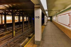 nieuw york stad - augustus 26, 2017 - 110e straat - kathedraal parkway metro station in de nieuw york stad metro systeem Aan de 1 trein lijn. foto