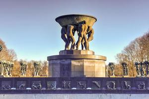 beeldhouwwerk Bij vigeland park in Oslo, Noorwegen, 2022 foto