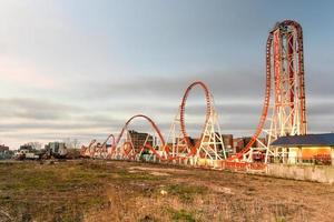 blikseminslag achtbaan in coney eiland, brooklyn, nieuw york stad. foto