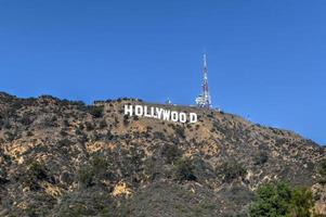 visie van de beroemd mijlpaal Hollywood teken in los engelen, Californië, 2022 foto