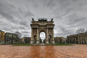 boog van vrede - Milaan, Italië foto