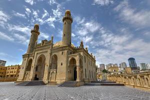 taza pir moskee moskee in Baku, azerbeidzjan. haar bouw begon in 1905 en was afgewerkt door 1914. foto