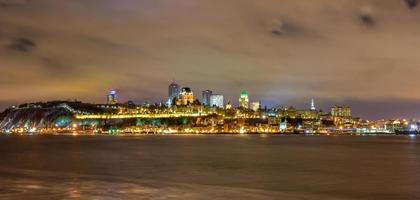 Quebec stad panorama Bij nacht foto