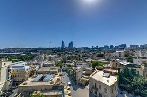 panoramisch visie van de horizon van de stad van Baku, azerbeidzjan. foto